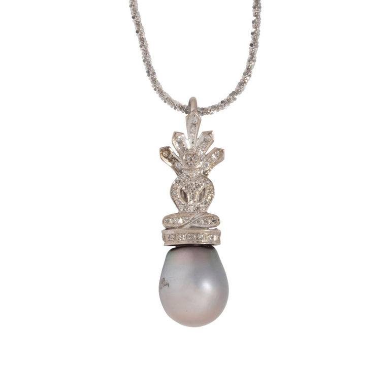14k white gold necklace with Tahitian pearl pendant