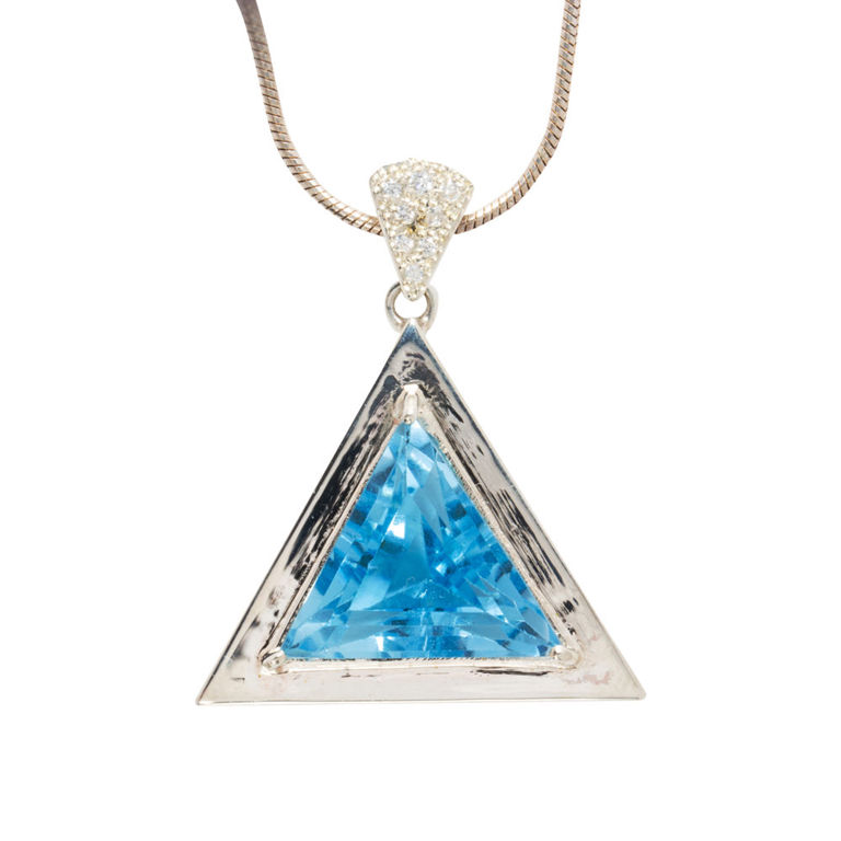 Silver topaz pendant necklace