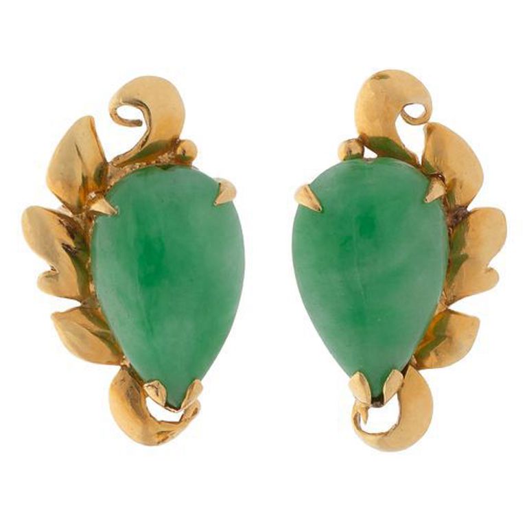 22k yellow gold earrings with jadeite cabochon