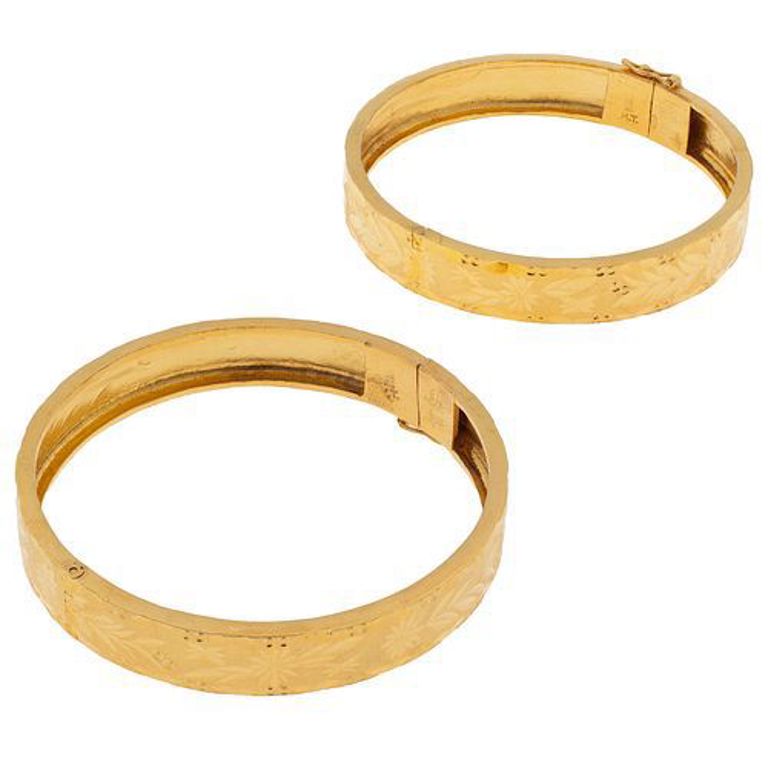 Pair of 24k yellow gold bangle bracelets