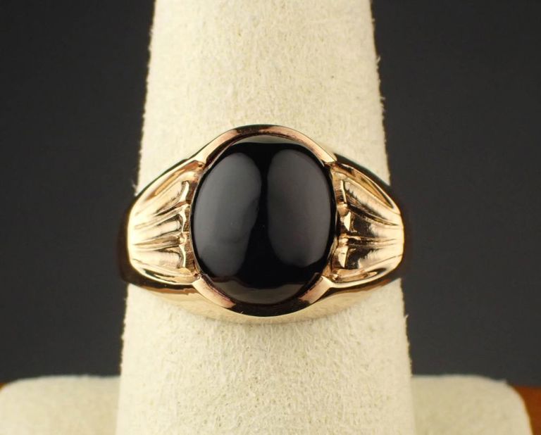 Men's black onyx and 14k gold ring