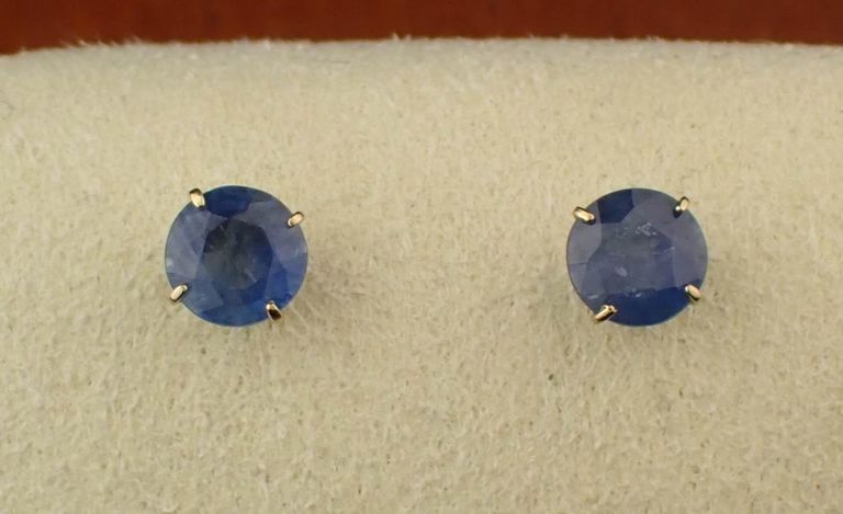 Sapphire and 14k yellow gold ear studs