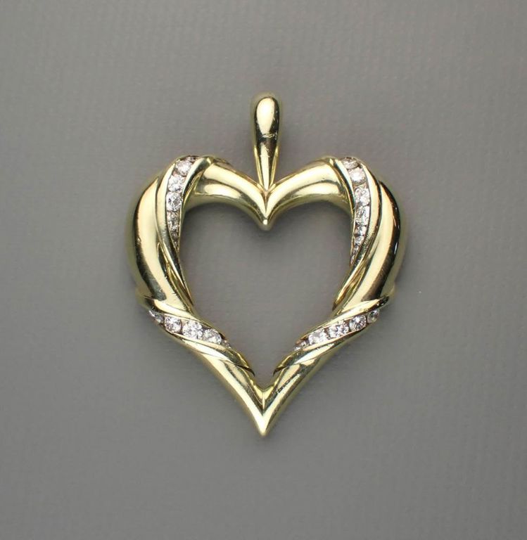 Jose Hess diamond and 14k gold heart pendant