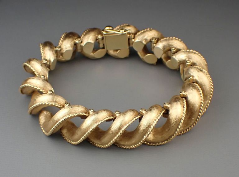 Heavy vintage 14k yellow gold link bracelet