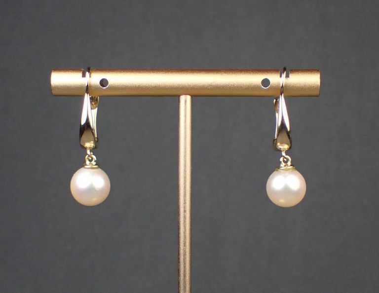 Pearl and 14k yellow gold dangle earrings