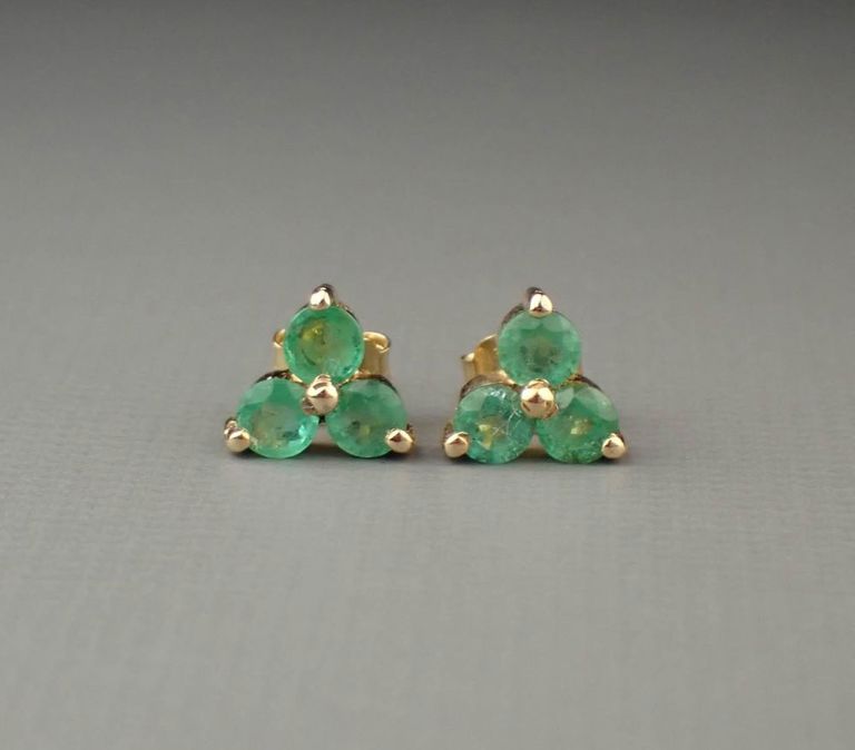 Emerald and 14k yellow gold ear studs