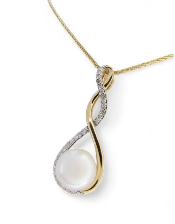 14k gold pearl and diamond pendant with chain