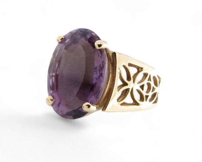 14k gold oval amethyst fashion ring
