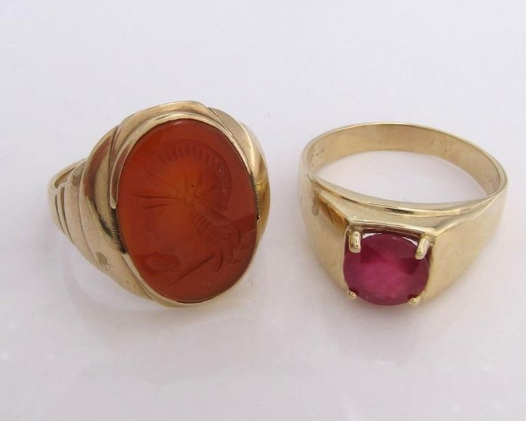 Two 10k gold gent's rings with carnelian and pink-red stone