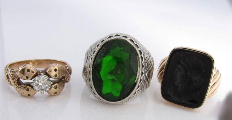 Three 10k gold gent's rings
