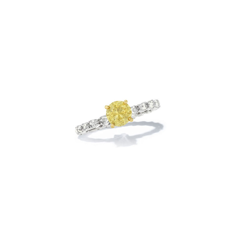 Platinum and yellow gold diamond ring