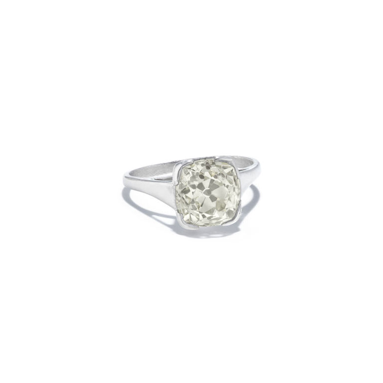 White gold diamond ring