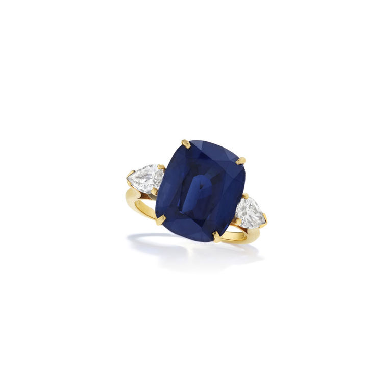 18k yellow gold sapphire and diamond ring