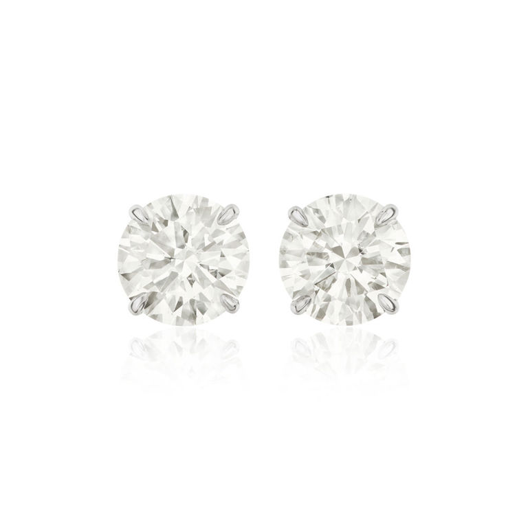 White gold diamond stud earrings