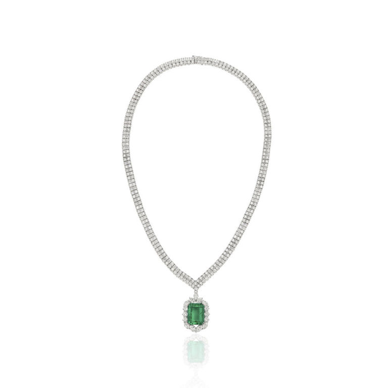 18k white gold emerald and diamond pendant necklace