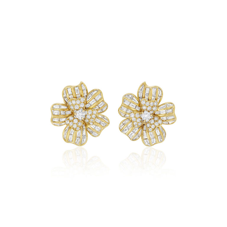 Yellow gold diamond flower earrings