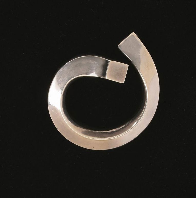 Sina sterling silver brooch