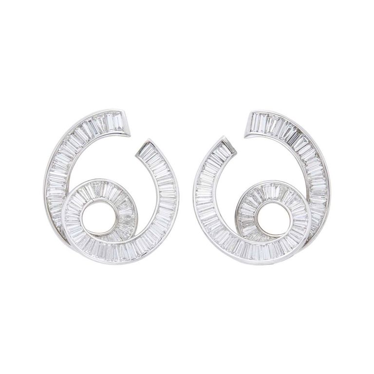 18k white gold earrings with diamonds