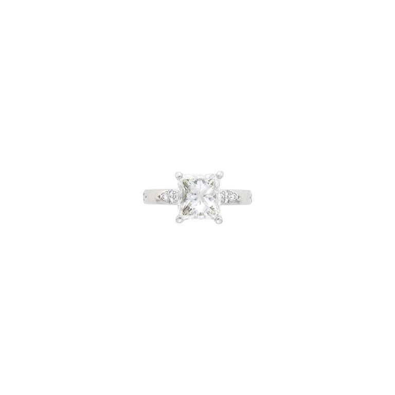 Platinum ring with rectangular modified brilliant diamond