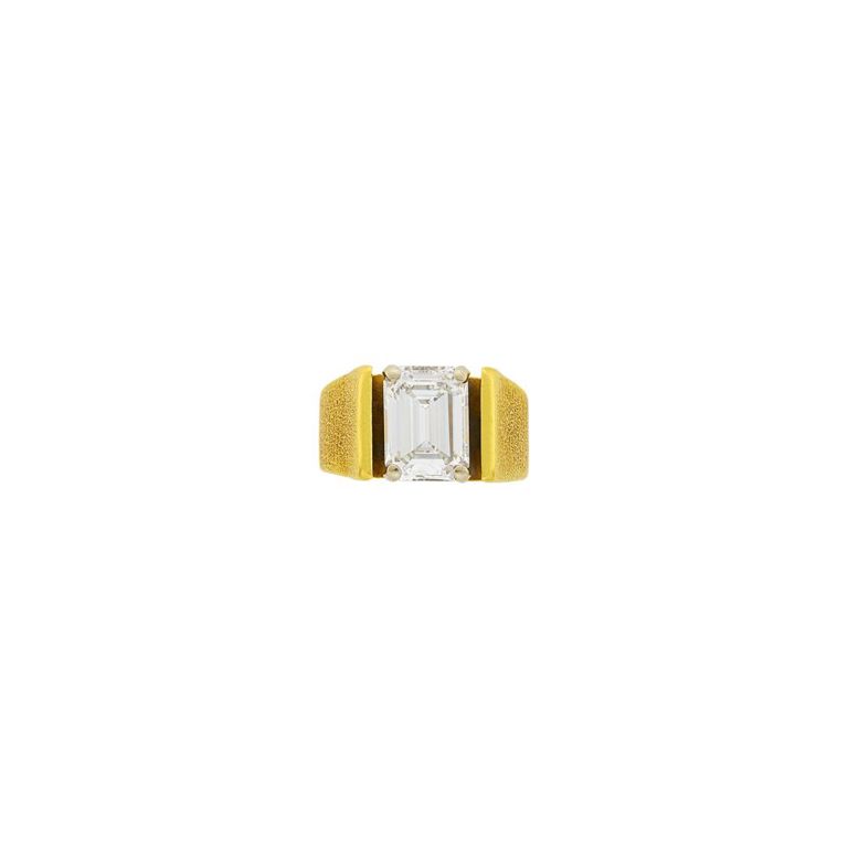 18k gold diamond ring