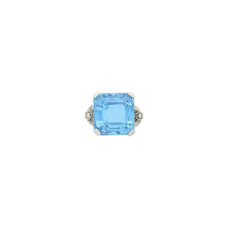 Platinum ring with aquamarine and diamond