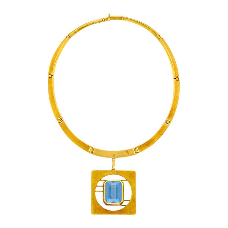 18k gold pendant necklace with blue topaz