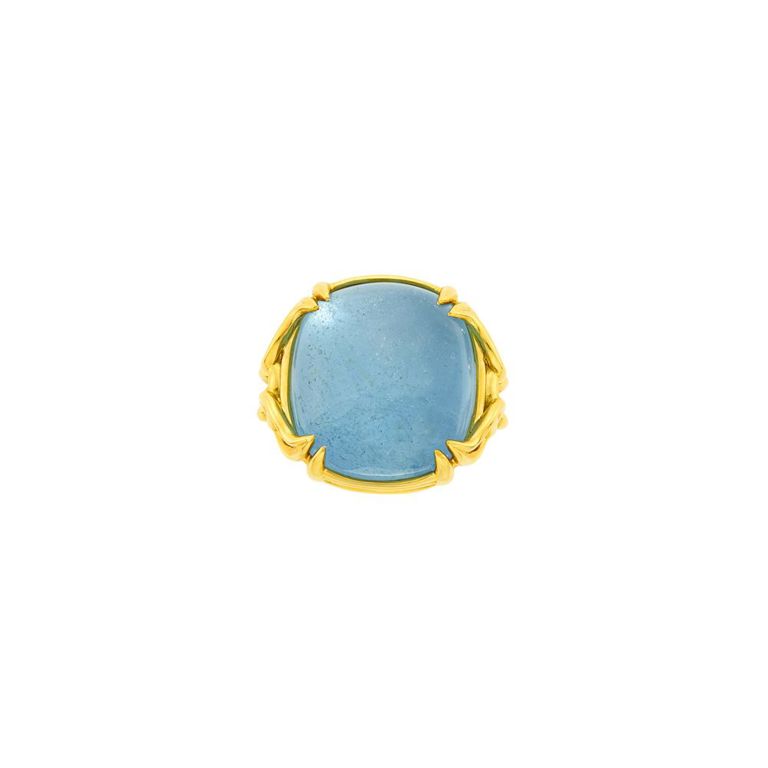 18k gold ring with cabochon blue topaz