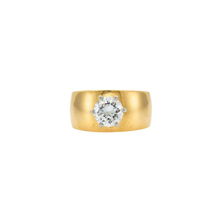 18k gold ring with diamond
