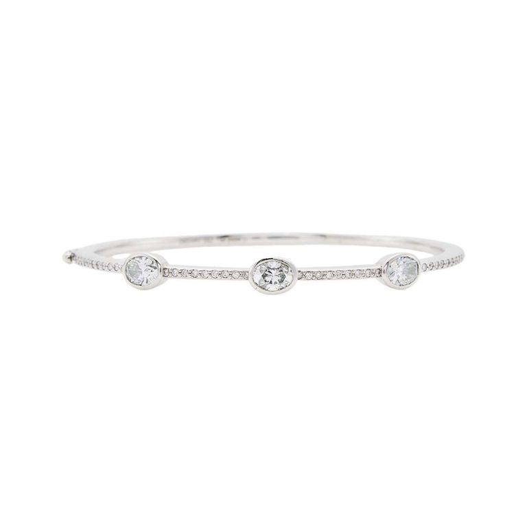18k white gold bangle bracelet with diamonds