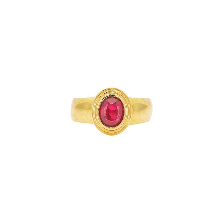 18k gold ring with ruby