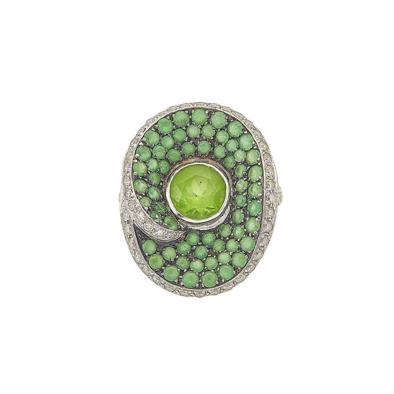 White gold, peridot and diamond ring