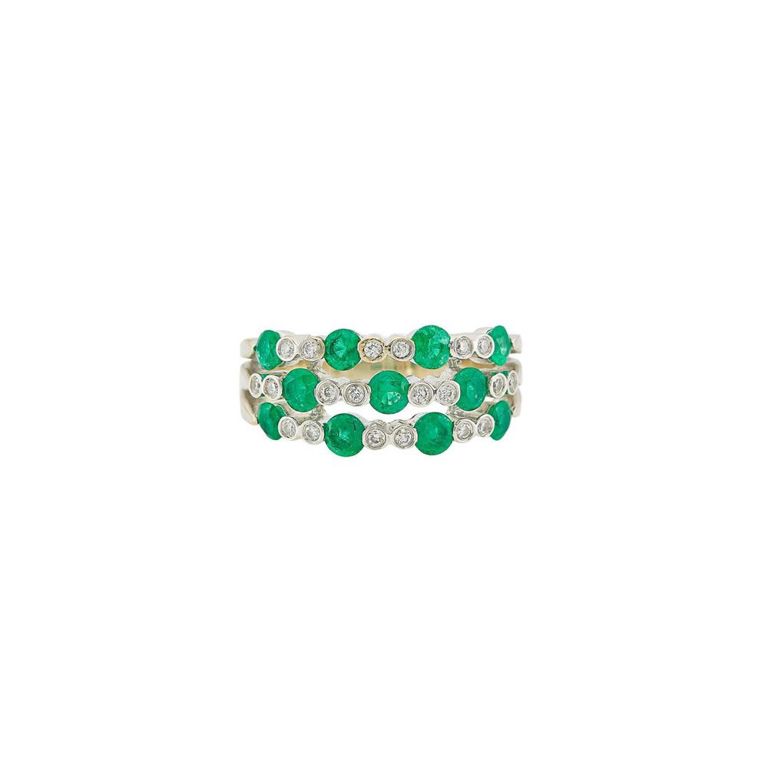 18k white gold emerald and diamond ring