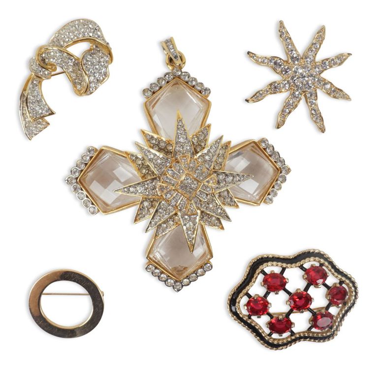 Group of costume brooches and pendant