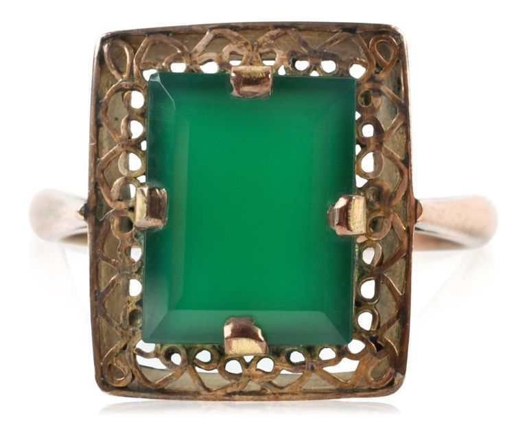 8k yellow gold ring with green agate