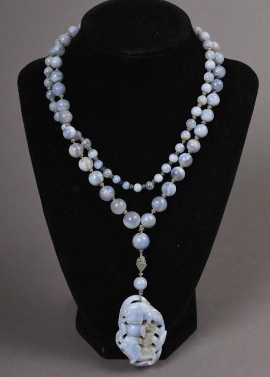 Chinese carved chalcedony pendant and necklace