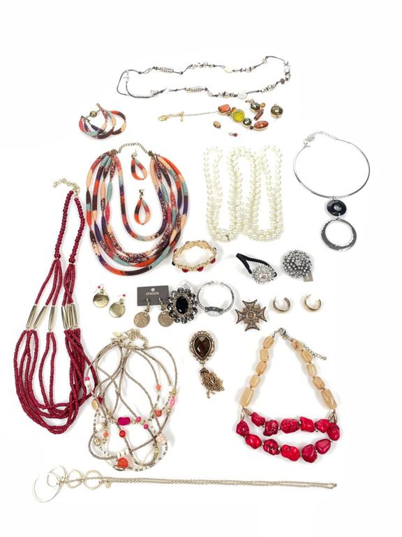 Miscellaneous Chico's jewelry lot