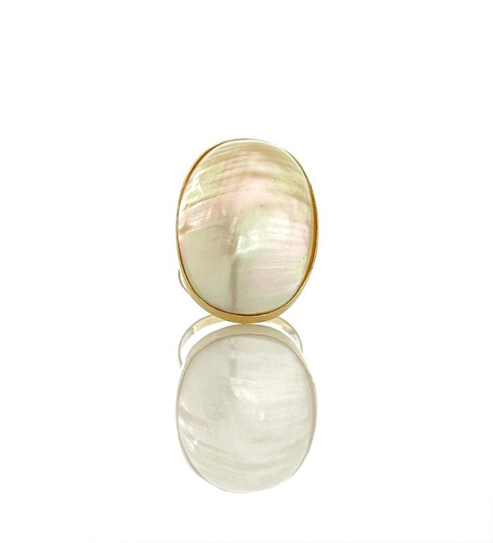 14k yellow gold mother of pearl cabochon ring
