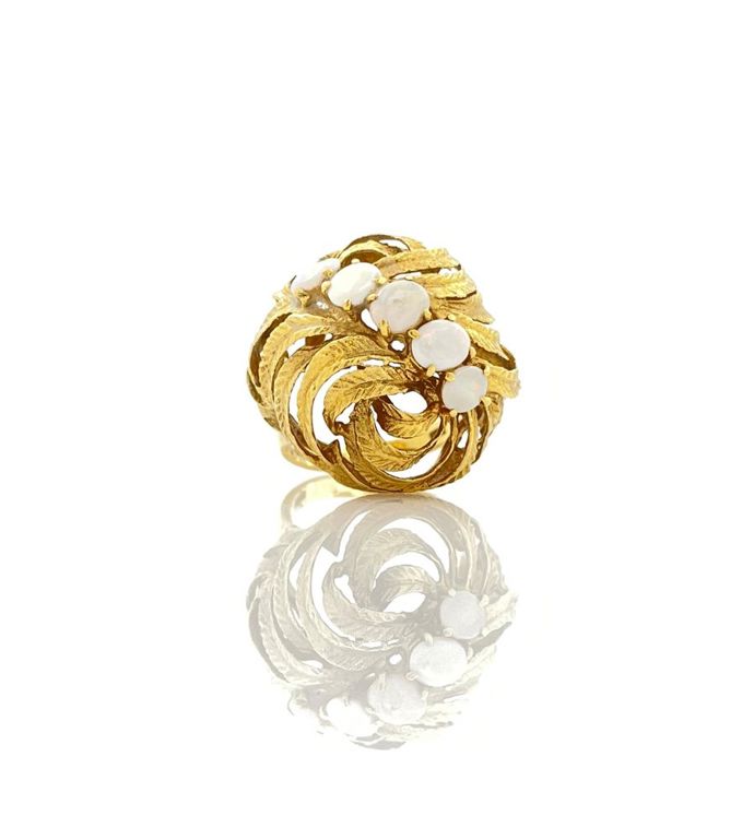18k yellow gold opal leaf dome ring