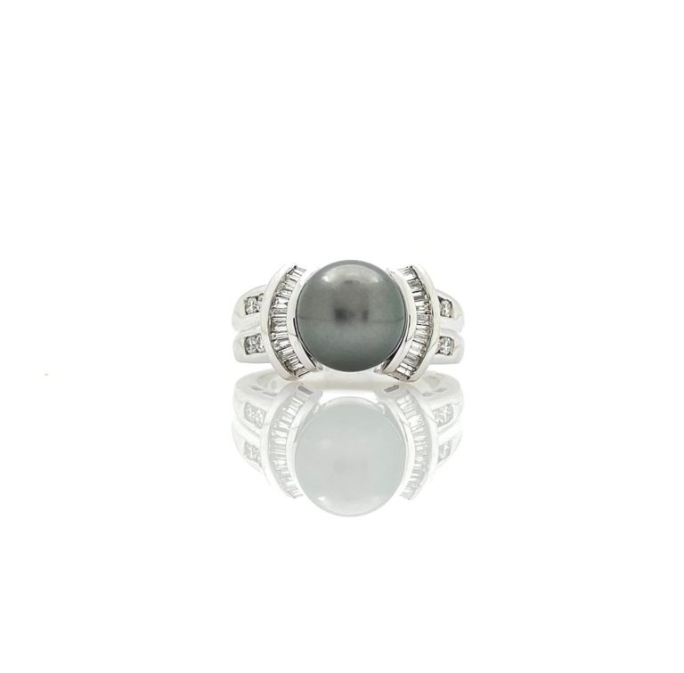 14k white gold Tahitian pearl diamond ring