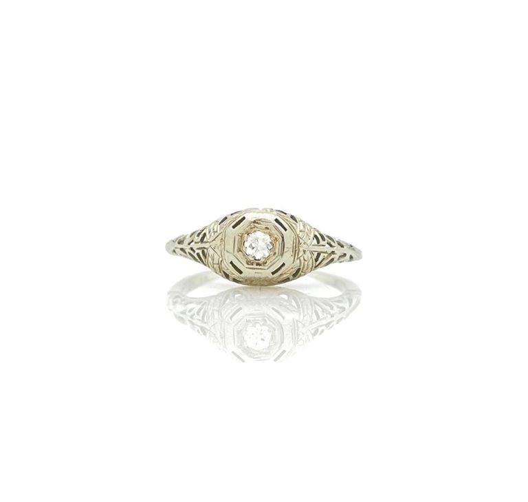 18k white gold diamond ring