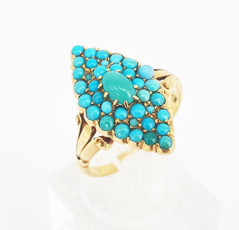 18k gold ring with turquoise