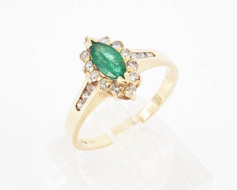 14k yellow gold ring with emerald and diamond