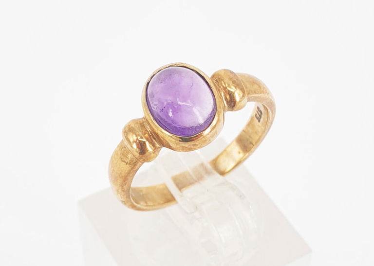 9k rose gold ring with amethyst