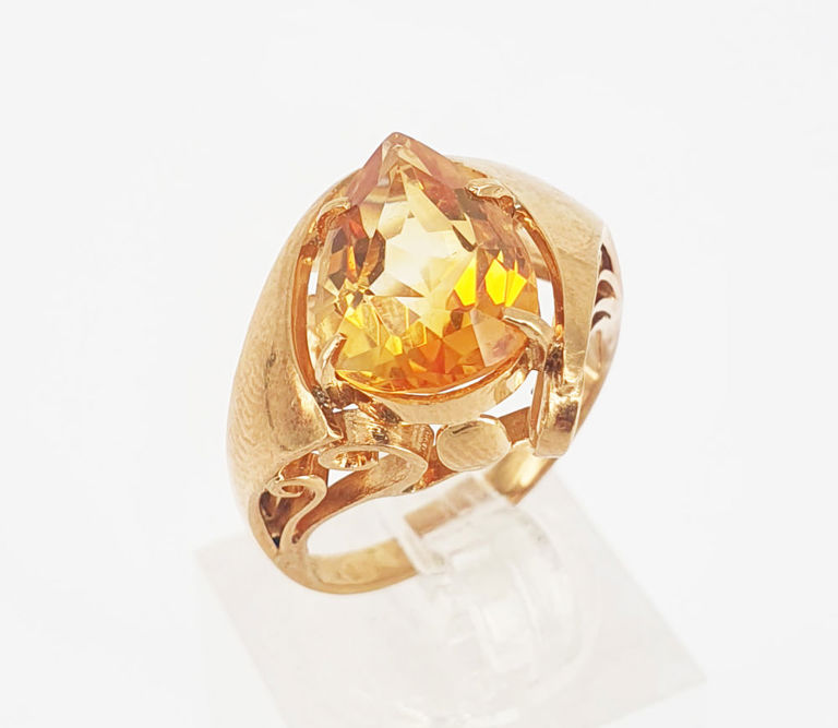18k rose gold ring with yellow stone