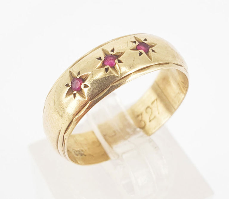 9k gold ring with ruby