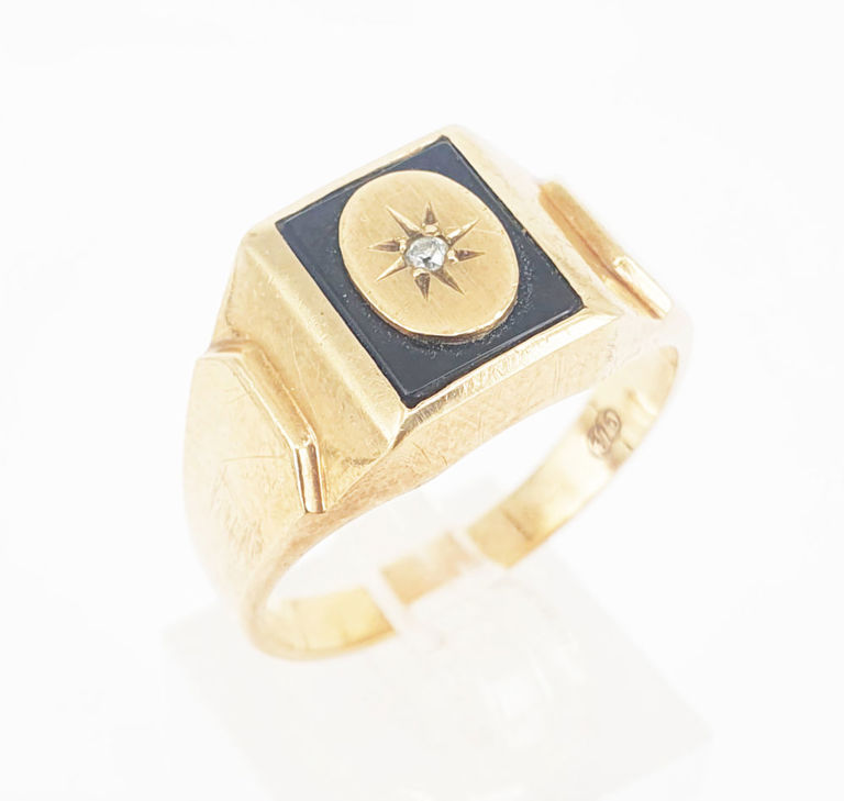 9k rose gold ring with diamond and onyx