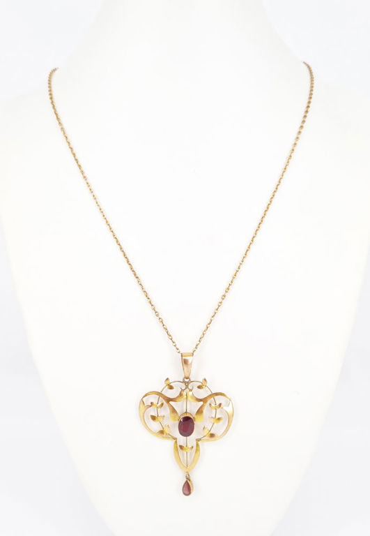 Edwardian 9k gold necklace with garnet