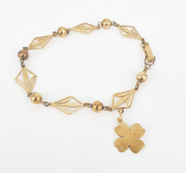 A VINTAGE 9k GOLD BRACELET