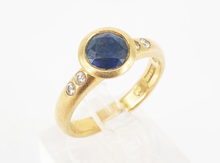 Sapphire and diamond ring