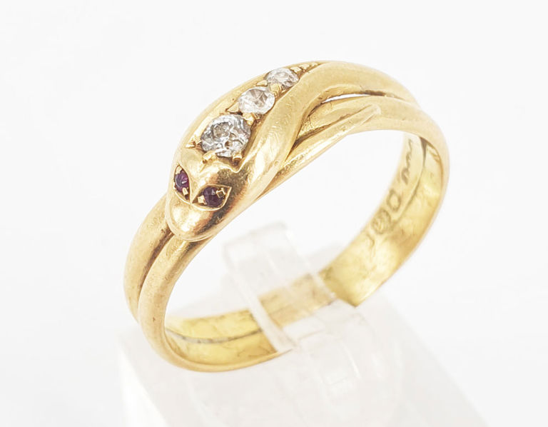 18k gold serpent ring with diamond